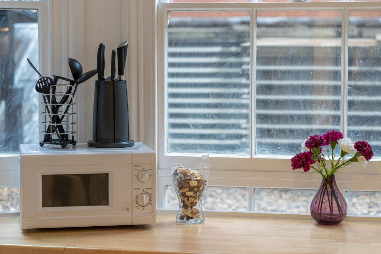 Stunning 2 Bedrooms Apartment Next Door To Selfridges And Oxford Street Londra Dış mekan fotoğraf