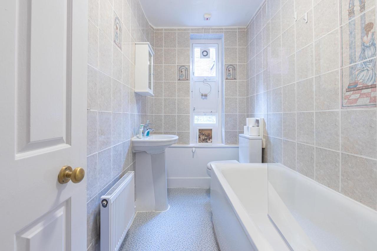 Stunning 2 Bedrooms Apartment Next Door To Selfridges And Oxford Street Londra Dış mekan fotoğraf